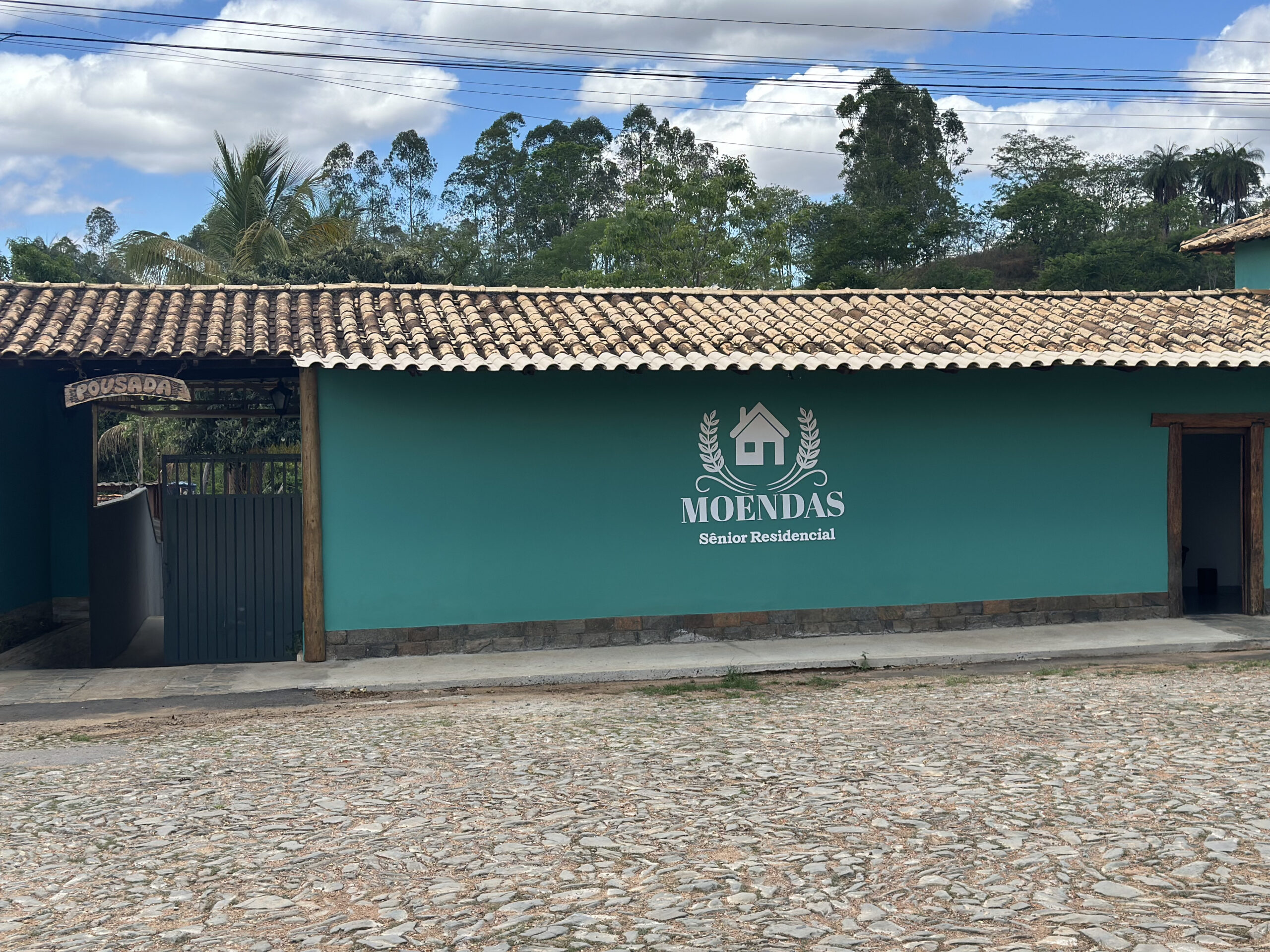 Fachada Moendas Residencial Sênior Foto da fachada do Moendas Residencial